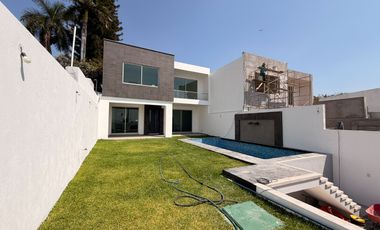 Casa con alberca de 3 recámaras en Burgos | Privada cerrada con portón eléctrico