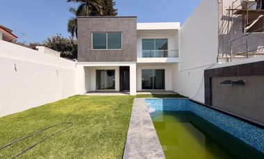 Casa con alberca de 3 recámaras en Burgos | Privada cerrada con portón eléctrico