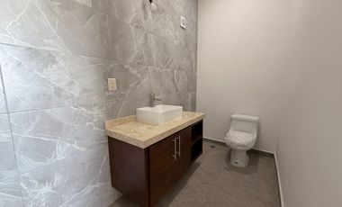 Casa con alberca de 3 recámaras en Burgos | Privada cerrada con portón eléctrico