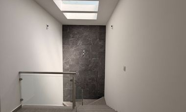 Casa con alberca de 3 recámaras en Burgos | Privada cerrada con portón eléctrico