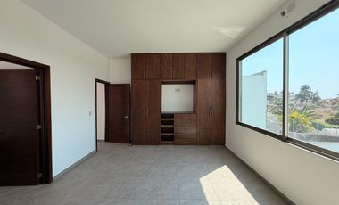 Casa con alberca de 3 recámaras en Burgos | Privada cerrada con portón eléctrico