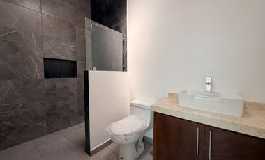 Casa con alberca de 3 recámaras en Burgos | Privada cerrada con portón eléctrico