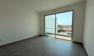 Casa con alberca de 3 recámaras en Burgos | Privada cerrada con portón eléctrico