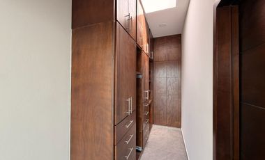 Casa con alberca de 3 recámaras en Burgos | Privada cerrada con portón eléctrico