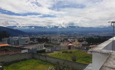 Casa en Venta en San José de Conocoto, cerca Av. Simón Bolívar