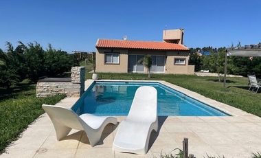 Hermosa quinta con casa a terminar a mts del río Paraná.