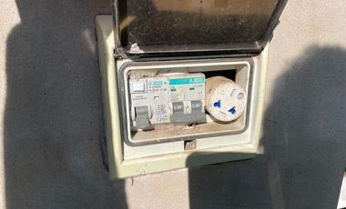 Quinta con amplio lote y pileta instalada.