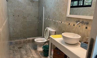 Hermosa quinta en venta con amplia casa pileta y parque
