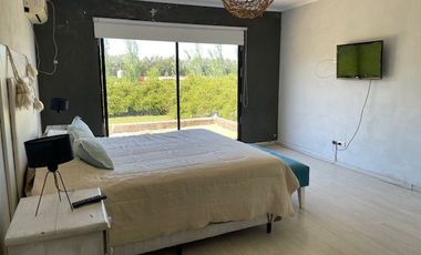 Hermosa quinta en venta con amplia casa pileta y parque