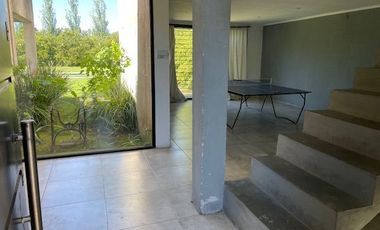 Hermosa quinta en venta con amplia casa pileta y parque