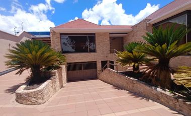 propiedad casa local comercial de arriendo zona rosa para instituciones, empresas, #museos