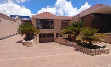 propiedad casa local comercial de arriendo zona rosa para instituciones, empresas, #museos