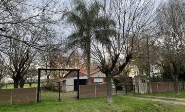 Amplia quinta con casa galpón arboleda y mucho verde
