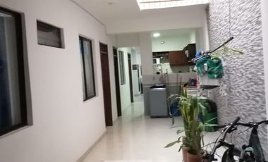 SE ARRIENDA CASA PRIMER PISO CON LOCAL BARRIO JUNIN