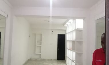 SE ARRIENDA CASA PRIMER PISO CON LOCAL BARRIO JUNIN