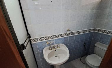 SE ARRIENDA CASA PRIMER PISO CON LOCAL BARRIO JUNIN