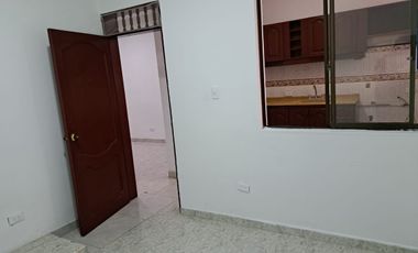 SE ARRIENDA CASA PRIMER PISO CON LOCAL BARRIO JUNIN