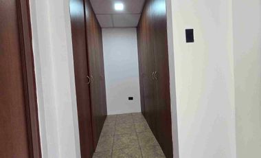 Casa esquinera en alquiler en Metrópolis II