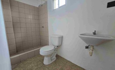 Casa esquinera en alquiler en Metrópolis II