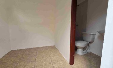 Casa esquinera en alquiler en Metrópolis II