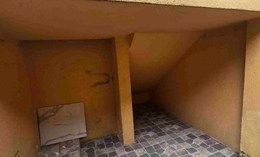 Casa esquinera en alquiler en Metrópolis II