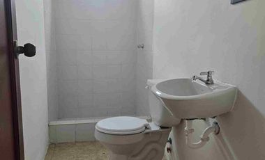 Casa esquinera en alquiler en Metrópolis II