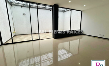 CASA EN ARRIENDO  Canon: $3.250.000 Cerca al Centro Comercial Viva