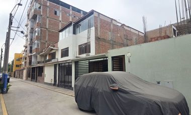 CASA EN VENTA 126 M2 URB. EL REMANSO DE SANTA CLARA – ATE