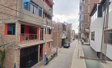 CASA EN VENTA 126 M2 URB. EL REMANSO DE SANTA CLARA – ATE