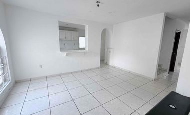 CASA EN RENTA