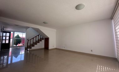 Casa en Venta, a una cuadra del  Parque Naucalli en Naucalpan