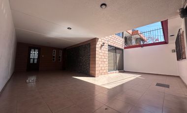Casa en Venta, a una cuadra del  Parque Naucalli en Naucalpan