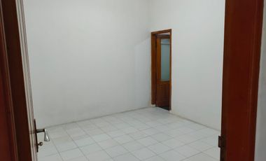 DISEWAKAN RUMAH MURAH DAERAH PASIRLUYU