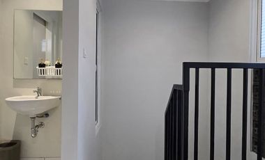 Dijual/Disewa rumah di area Summarecon Bandung.  Cluster Dayana, one gate  Rumah second sangat terawat dengan baik.