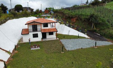 🏡✨Hermosa finca campestre en venta – Marinilla