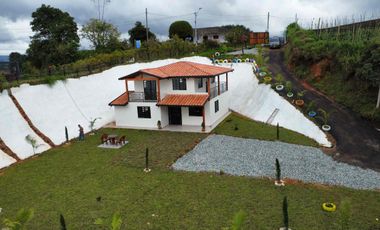 🏡✨Hermosa finca campestre en venta – Marinilla