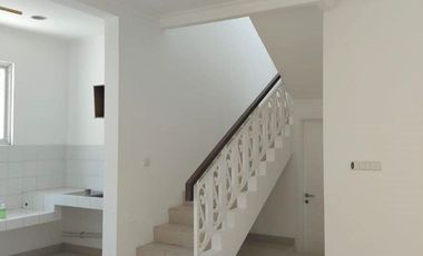 Rumah 2lt 8x15 120m type 4KT Cluster Thames JGC Jakarta Garden City