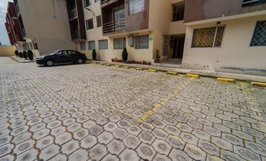 DEPARTAMENTO EN PLANTA BAJA EN CONOCOTO