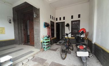 DIJUAL RUMAH MURAH FULL FURNISHED 2 LANTAI DEKAT KAMPUS UNS SOLO