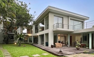 Dijual Rumah Mewah And Modern Seperti Resort dengan Taman Indah di Intan Cilandak Jakarta Selatan
