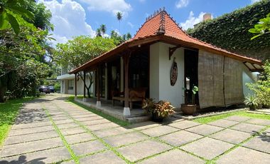 Dijual Rumah Mewah And Modern Seperti Resort dengan Taman Indah di Intan Cilandak Jakarta Selatan