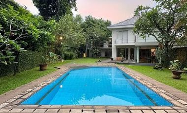 Dijual Rumah Mewah And Modern Seperti Resort dengan Taman Indah di Intan Cilandak Jakarta Selatan