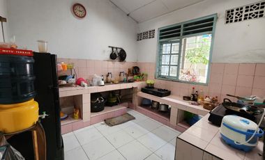 DIJUAL TOKO RUMAH DAN GUDANG DEKAT TAMAN JAYA WIJAYA SOLO