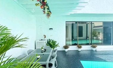 BUNGALOW FURNISHED FOR SALE IN A PRIME LOCATION IN BF HOMES PARANAQUE