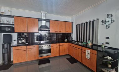BUNGALOW FURNISHED FOR SALE IN A PRIME LOCATION IN BF HOMES PARANAQUE