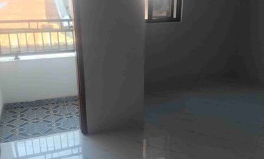 RUMAH BARU 3 LANTAI SIAP HUNI PADEMANGAN TIMUR