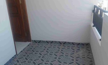 RUMAH BARU 3 LANTAI SIAP HUNI PADEMANGAN TIMUR