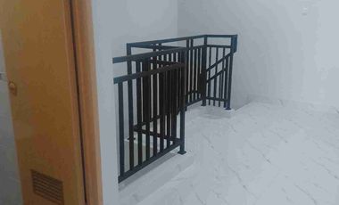 RUMAH BARU 3 LANTAI SIAP HUNI PADEMANGAN TIMUR