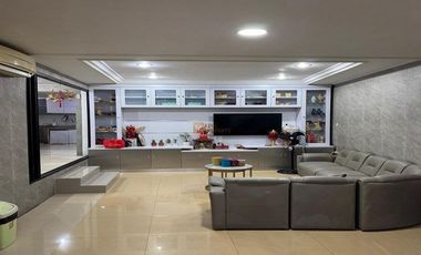 Dijual Rumah Komplek Green Ville 2,5 Lantai Furnished Luas 500m2 SHM Area Komplek Greenville Duri Kepa Jakarta Barat