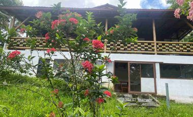 VENDO QUINTA AMOBLADA, URB. EDEN PUERTO QUITO.